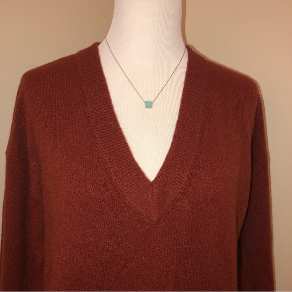 Madewell Bartlett V-Neck Sweater in the Coziest Yarn,Size-Med(?L)Oversized Fit - Picture 3 of 8